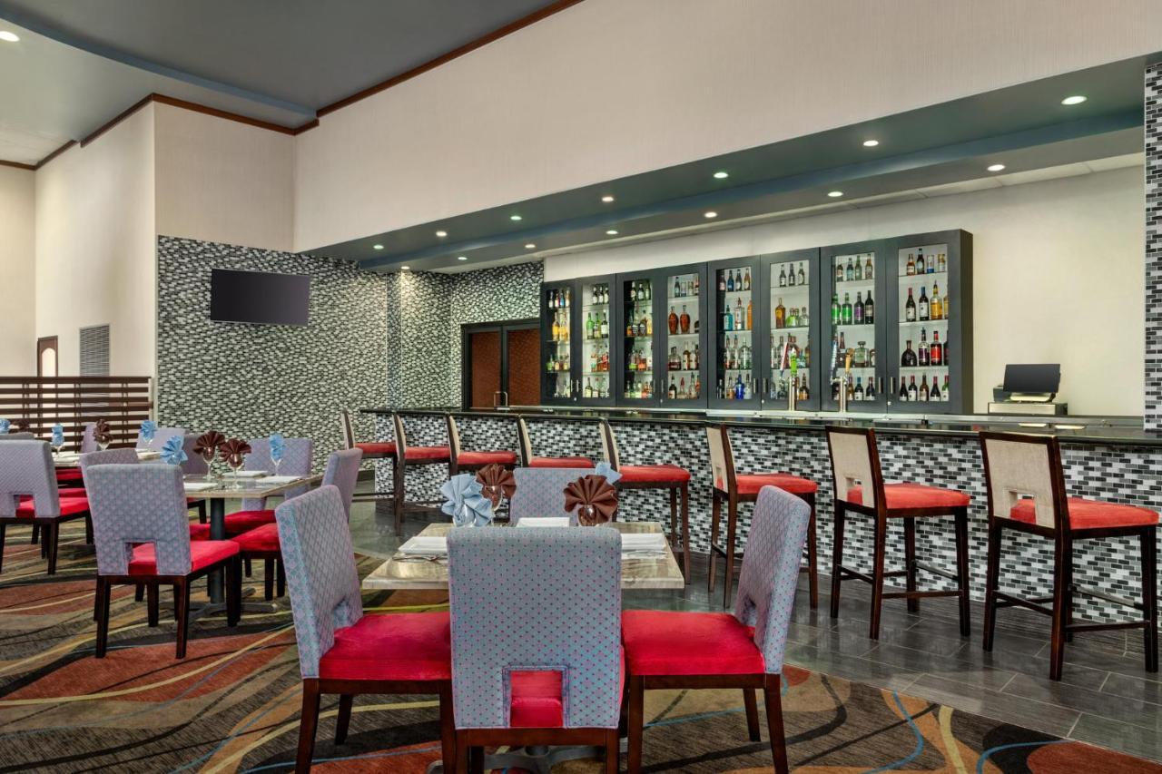 Holiday Inn Louisville East - Hurstbourne By Ihg Exterior photo